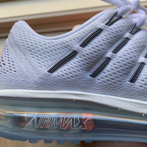 BRAND NEW Nike Air Max Runners Black and White - Picture 10 of 12